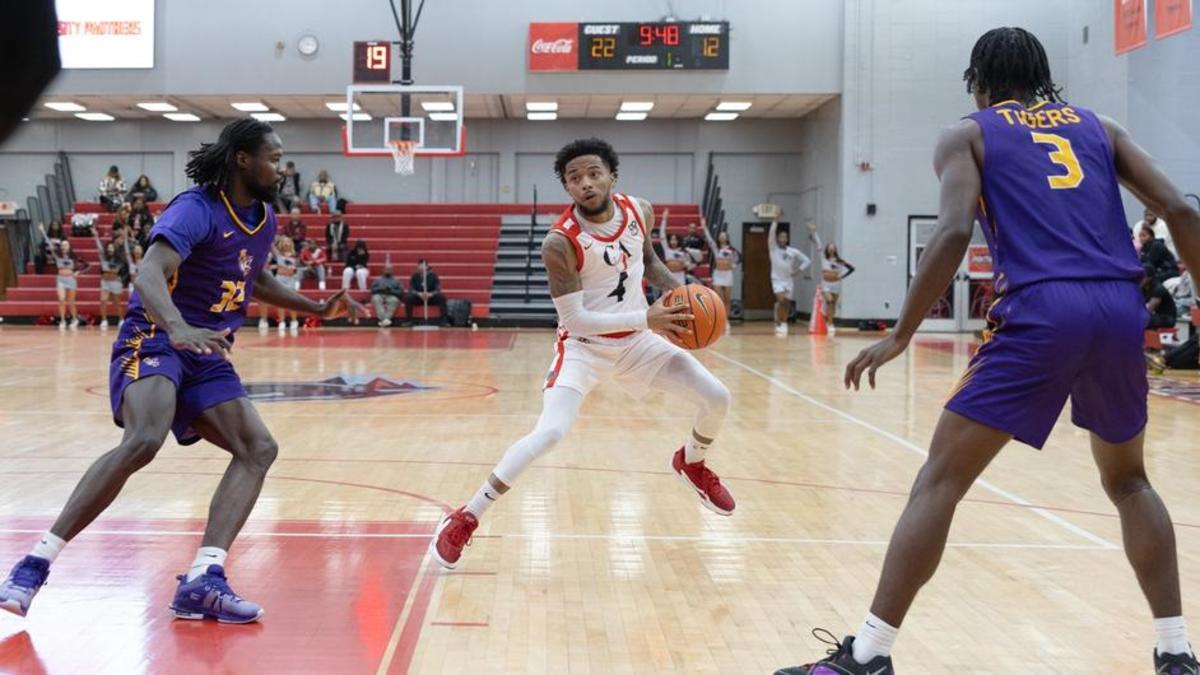 Clark Atlanta University vs. Savannah State; Credit: Oscar Daniels